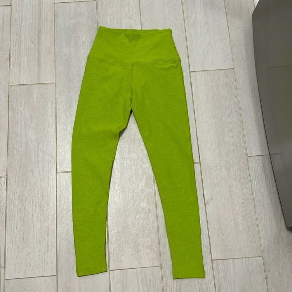 Beyond Yoga New XS Green leggings